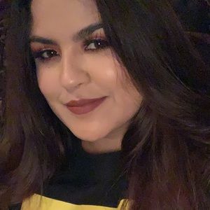 Meet your Posher, Cinthya